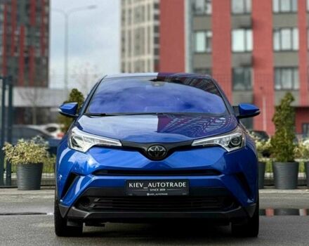 Синий Тойота C-HR, объемом двигателя 2 л и пробегом 107 тыс. км за 18500 $, фото 2 на Automoto.ua