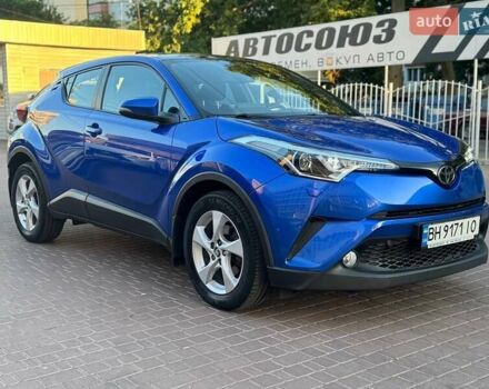 Синий Тойота C-HR, объемом двигателя 1.2 л и пробегом 60 тыс. км за 20200 $, фото 2 на Automoto.ua
