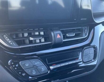 Синий Тойота C-HR, объемом двигателя 1.2 л и пробегом 80 тыс. км за 18500 $, фото 8 на Automoto.ua