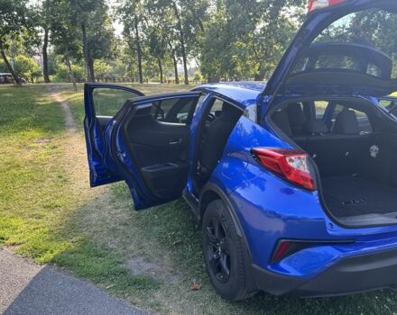 Синий Тойота C-HR, объемом двигателя 2 л и пробегом 96 тыс. км за 17300 $, фото 11 на Automoto.ua
