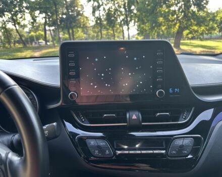 Синий Тойота C-HR, объемом двигателя 2 л и пробегом 96 тыс. км за 17300 $, фото 5 на Automoto.ua