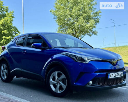 Синий Тойота C-HR, объемом двигателя 1.2 л и пробегом 43 тыс. км за 18999 $, фото 4 на Automoto.ua