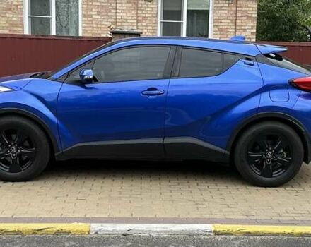 Синий Тойота C-HR, объемом двигателя 2 л и пробегом 92 тыс. км за 18950 $, фото 1 на Automoto.ua