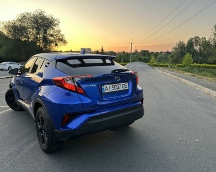 Синий Тойота C-HR, объемом двигателя 2 л и пробегом 96 тыс. км за 17300 $, фото 2 на Automoto.ua