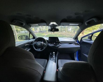 Синий Тойота C-HR, объемом двигателя 2 л и пробегом 96 тыс. км за 17300 $, фото 12 на Automoto.ua