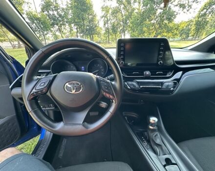 Синий Тойота C-HR, объемом двигателя 2 л и пробегом 96 тыс. км за 17300 $, фото 7 на Automoto.ua