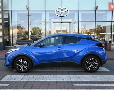 Синий Тойота C-HR, объемом двигателя 1.8 л и пробегом 97 тыс. км за 25580 $, фото 2 на Automoto.ua