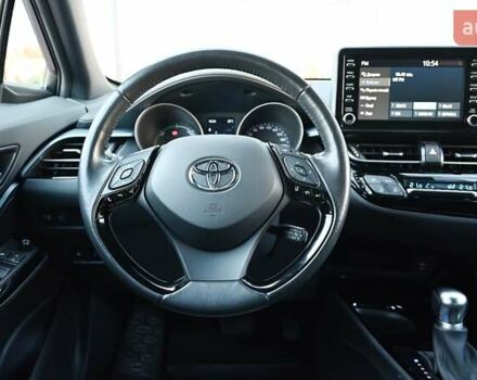 Синий Тойота C-HR, объемом двигателя 1.8 л и пробегом 97 тыс. км за 25580 $, фото 8 на Automoto.ua