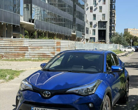 Синий Тойота C-HR, объемом двигателя 1.2 л и пробегом 135 тыс. км за 19300 $, фото 3 на Automoto.ua