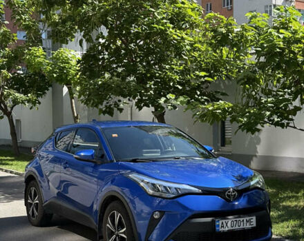 Синий Тойота C-HR, объемом двигателя 1.2 л и пробегом 135 тыс. км за 19300 $, фото 2 на Automoto.ua