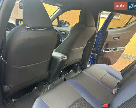 Синий Тойота C-HR, объемом двигателя 1.99 л и пробегом 56 тыс. км за 27750 $, фото 28 на Automoto.ua