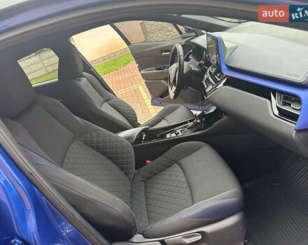 Синий Тойота C-HR, объемом двигателя 1.99 л и пробегом 56 тыс. км за 27750 $, фото 29 на Automoto.ua