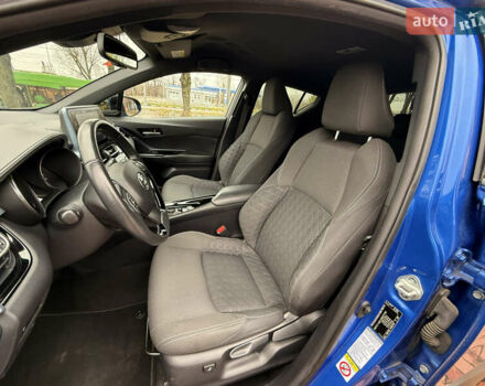 Синий Тойота C-HR, объемом двигателя 1.2 л и пробегом 138 тыс. км за 18999 $, фото 25 на Automoto.ua