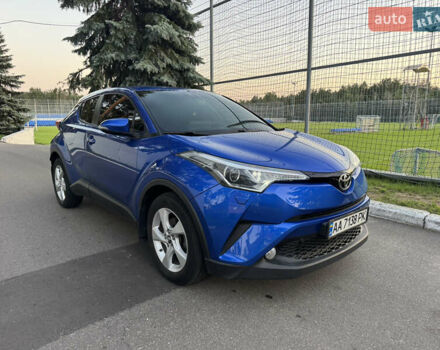 Синий Тойота C-HR, объемом двигателя 1.2 л и пробегом 70 тыс. км за 17500 $, фото 1 на Automoto.ua