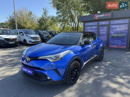 Синий Тойота C-HR, объемом двигателя 1.2 л и пробегом 77 тыс. км за 17950 $, фото 1 на Automoto.ua