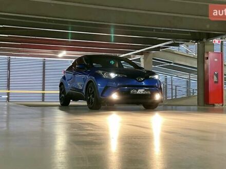 Тойота C-HR 2018 в Виннице на Automoto.ua Синий Тойота C-HR, объемом двигателя 1.8 л и пробегом 79 тыс. км за 22900 $, фото 1 на Automoto.ua