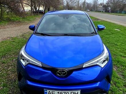 Тойота C-HR 2018 у Павлограде на Automoto.ua Синій Тойота C-HR, об'ємом двигуна 20 л та пробігом 70 тис. км за 18000 $, фото 1 на Automoto.ua