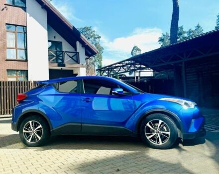 Синий Тойота C-HR, объемом двигателя 2 л и пробегом 102 тыс. км за 18499 $, фото 1 на Automoto.ua
