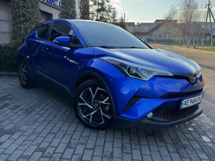 Синий Тойота C-HR, объемом двигателя 1.99 л и пробегом 32 тыс. км за 18900 $, фото 1 на Automoto.ua