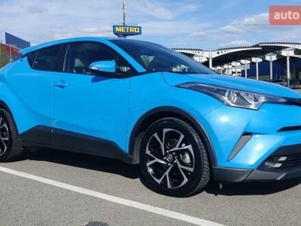 Тойота C-HR 2018 у Рівному на Automoto.ua Синій Тойота C-HR, об'ємом двигуна 1.99 л та пробігом 44 тис. км за 19000 $, фото 1 на Automoto.ua