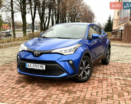 Синий Тойота C-HR, объемом двигателя 1.2 л и пробегом 138 тыс. км за 18800 $, фото 1 на Automoto.ua