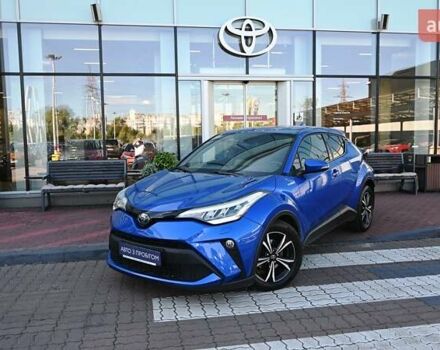 Синий Тойота C-HR, объемом двигателя 1.8 л и пробегом 97 тыс. км за 25580 $, фото 1 на Automoto.ua