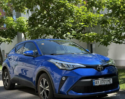 Синий Тойота C-HR, объемом двигателя 1.2 л и пробегом 135 тыс. км за 19300 $, фото 1 на Automoto.ua