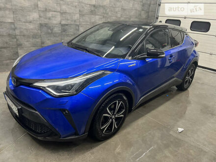 Синий Тойота C-HR, объемом двигателя 1.99 л и пробегом 53 тыс. км за 31000 $, фото 1 на Automoto.ua