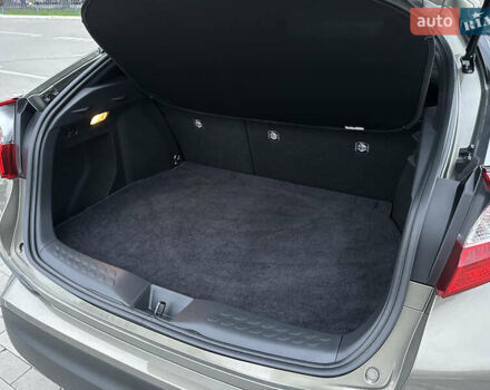 Зелений Тойота C-HR, об'ємом двигуна 1.99 л та пробігом 59 тис. км за 22700 $, фото 23 на Automoto.ua