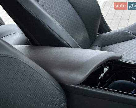 Зелений Тойота C-HR, об'ємом двигуна 1.99 л та пробігом 59 тис. км за 22700 $, фото 38 на Automoto.ua