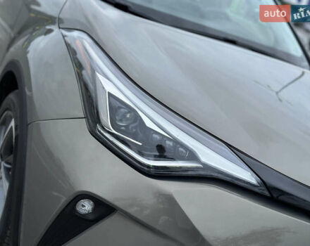 Зелений Тойота C-HR, об'ємом двигуна 1.99 л та пробігом 59 тис. км за 22700 $, фото 17 на Automoto.ua
