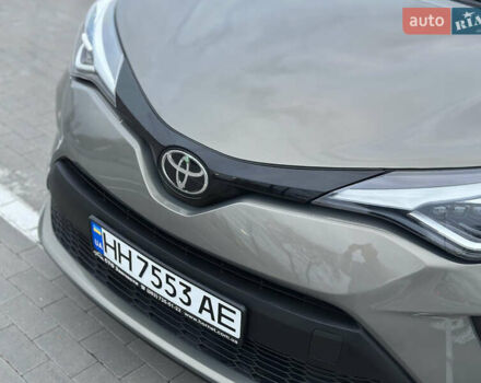 Зелений Тойота C-HR, об'ємом двигуна 1.99 л та пробігом 59 тис. км за 22700 $, фото 16 на Automoto.ua