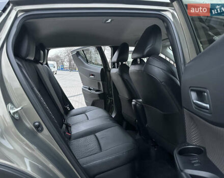 Зелений Тойота C-HR, об'ємом двигуна 1.99 л та пробігом 59 тис. км за 22700 $, фото 29 на Automoto.ua