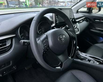 Зелений Тойота C-HR, об'ємом двигуна 1.99 л та пробігом 59 тис. км за 22700 $, фото 48 на Automoto.ua