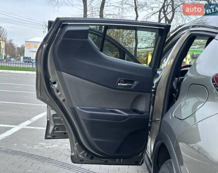 Зелений Тойота C-HR, об'ємом двигуна 1.99 л та пробігом 59 тис. км за 22700 $, фото 27 на Automoto.ua