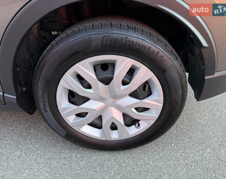 Зеленый Тойота C-HR, объемом двигателя 2 л и пробегом 2 тыс. км за 21300 $, фото 8 на Automoto.ua