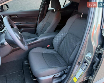 Зелений Тойота C-HR, об'ємом двигуна 2 л та пробігом 2 тис. км за 20999 $, фото 45 на Automoto.ua