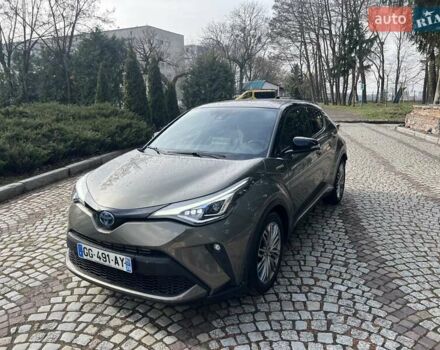 Зеленый Тойота C-HR, объемом двигателя 1.99 л и пробегом 57 тыс. км за 26500 $, фото 1 на Automoto.ua
