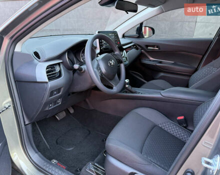 Зеленый Тойота C-HR, объемом двигателя 2 л и пробегом 2 тыс. км за 20500 $, фото 27 на Automoto.ua