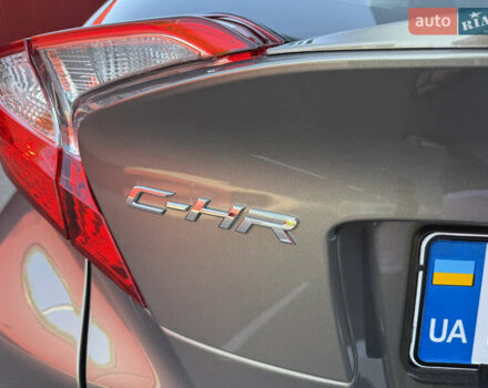 Зеленый Тойота C-HR, объемом двигателя 2 л и пробегом 2 тыс. км за 21300 $, фото 10 на Automoto.ua