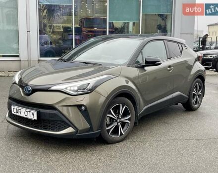 Зеленый Тойота C-HR, объемом двигателя 1.99 л и пробегом 32 тыс. км за 34999 $, фото 2 на Automoto.ua