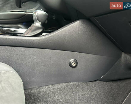 Зеленый Тойота C-HR, объемом двигателя 1.99 л и пробегом 18 тыс. км за 30800 $, фото 15 на Automoto.ua