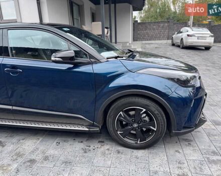 Зеленый Тойота C-HR, объемом двигателя 1.99 л и пробегом 18 тыс. км за 30800 $, фото 3 на Automoto.ua