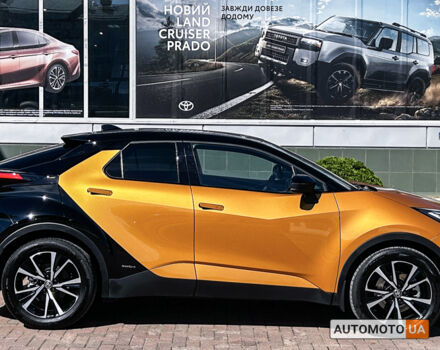 Оранжевый Тойота C-HR, объемом двигателя 2 л и пробегом 7 тыс. км за 43388 $, фото 3 на Automoto.ua