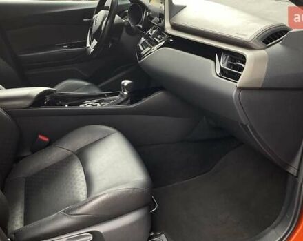 Оранжевый Тойота C-HR, объемом двигателя 1.99 л и пробегом 108 тыс. км за 26966 $, фото 5 на Automoto.ua