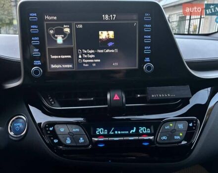 Оранжевый Тойота C-HR, объемом двигателя 1.99 л и пробегом 55 тыс. км за 33000 $, фото 23 на Automoto.ua