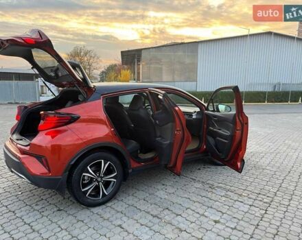 Оранжевый Тойота C-HR, объемом двигателя 1.99 л и пробегом 55 тыс. км за 33000 $, фото 11 на Automoto.ua