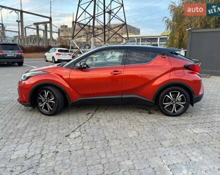 Оранжевый Тойота C-HR, объемом двигателя 1.99 л и пробегом 55 тыс. км за 33000 $, фото 2 на Automoto.ua