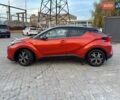 Оранжевый Тойота C-HR, объемом двигателя 1.99 л и пробегом 55 тыс. км за 33000 $, фото 2 на Automoto.ua
