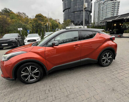 Оранжевый Тойота C-HR, объемом двигателя 1.99 л и пробегом 22 тыс. км за 32000 $, фото 3 на Automoto.ua